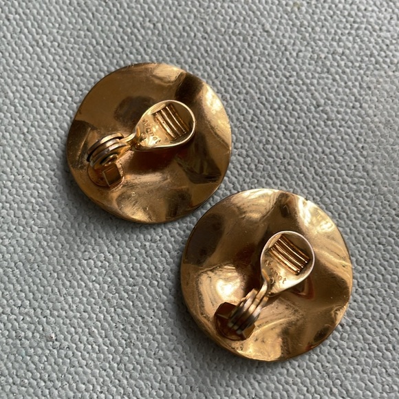 Vintage Monet Clip On Gold Earrings - Picture 3 of 9